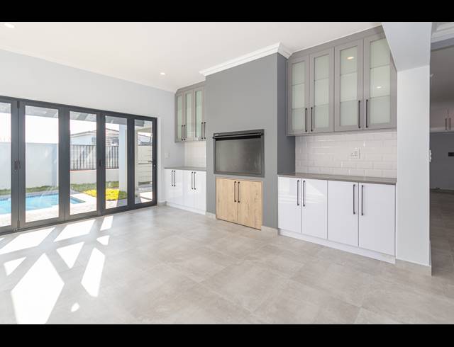 4 BEDROOM FREESTANDING FOR SALE IN SANDOWN